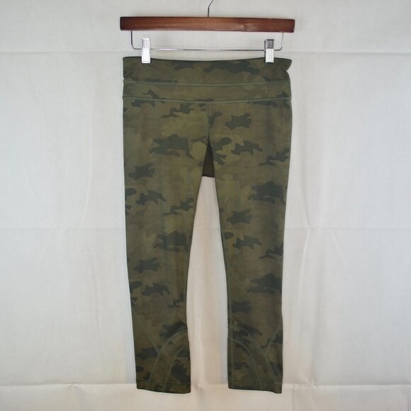 lululemon Run: Inspire Crop II *All Luxtreme Size 4 Savasana Camo Fatigue Green - Picture 3 of 4